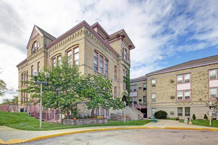 Lincoln School Apartments